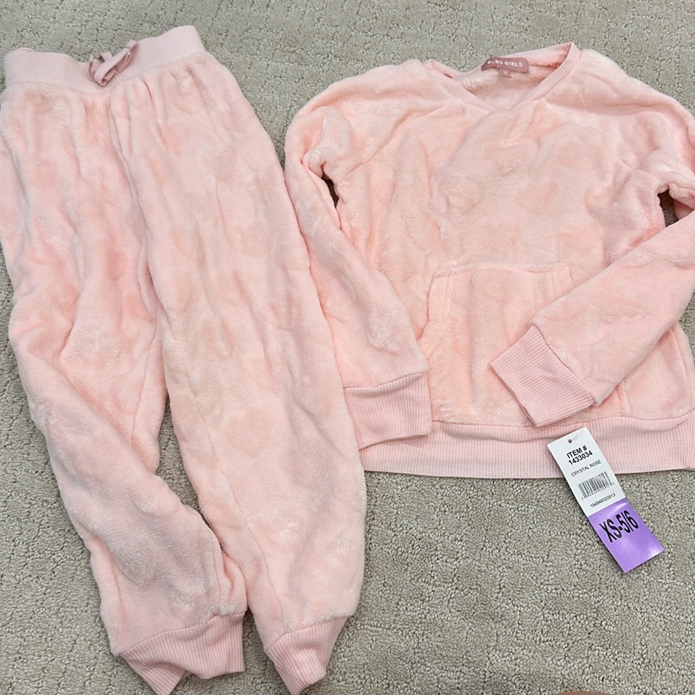 Girls BCBG track suit and matching outfit sis 5/6🥰🌸